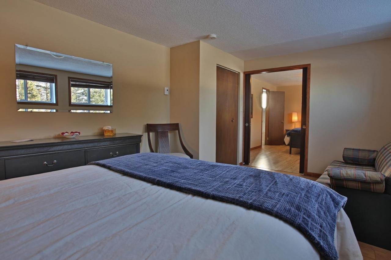 Ranch St-Hubert Bed & Breakfast Saint-Hermenegilde Bagian luar foto