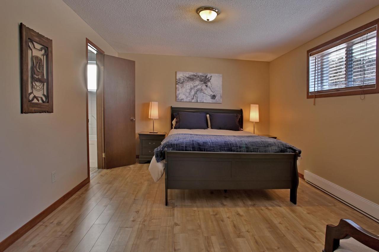 Ranch St-Hubert Bed & Breakfast Saint-Hermenegilde Bagian luar foto
