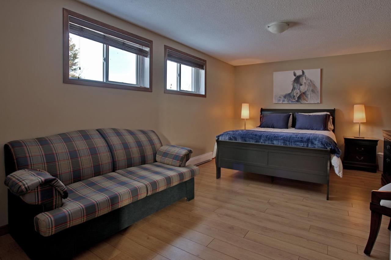 Ranch St-Hubert Bed & Breakfast Saint-Hermenegilde Bagian luar foto