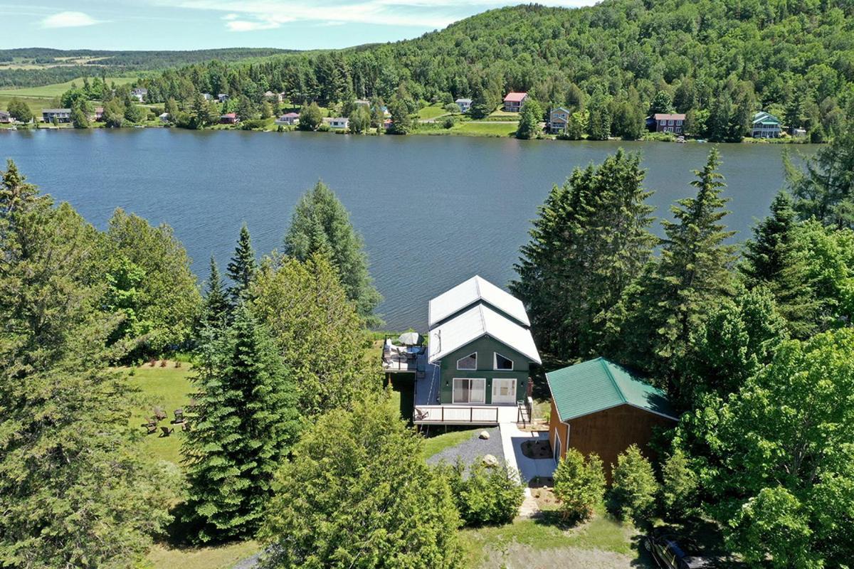 Ranch St-Hubert Bed & Breakfast Saint-Hermenegilde Bagian luar foto