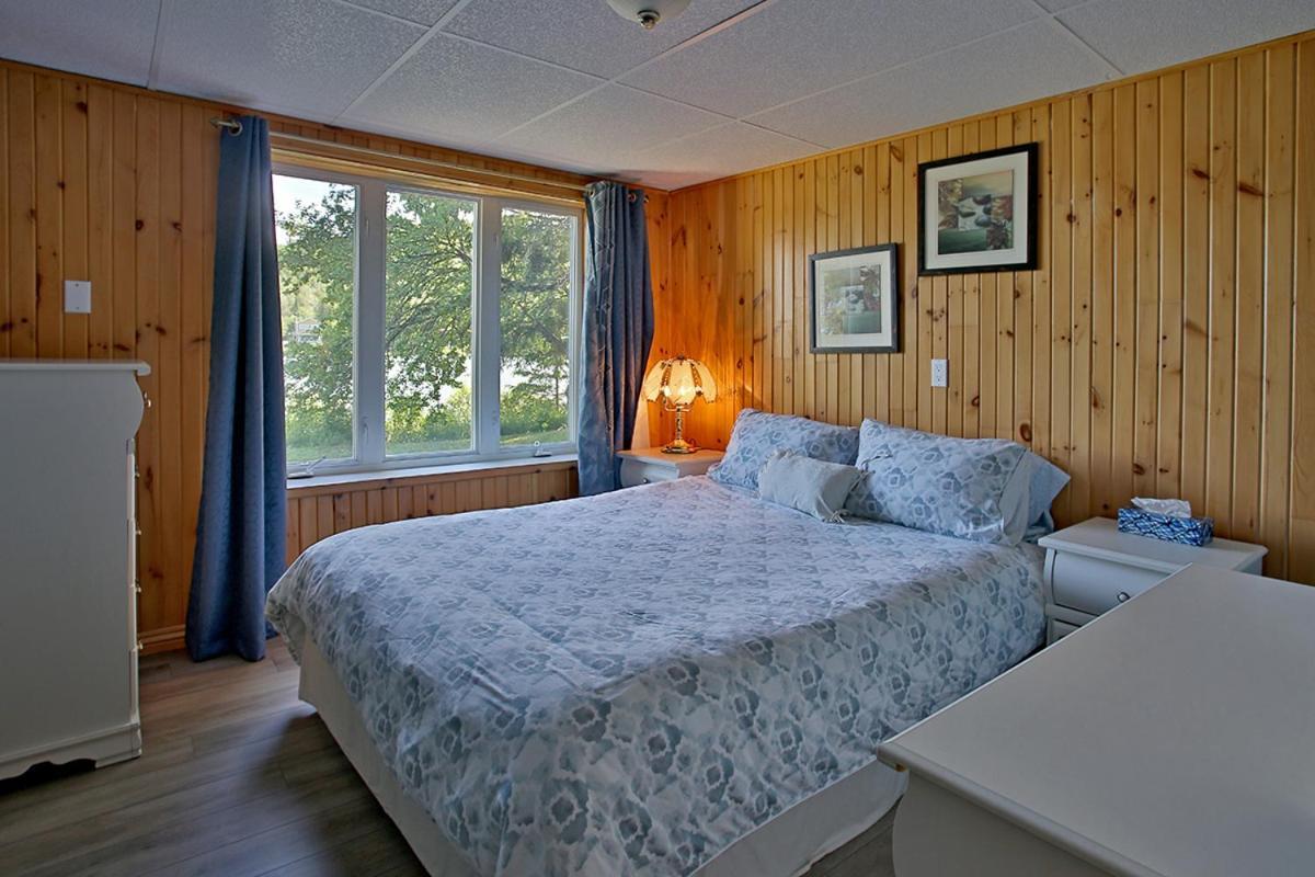 Ranch St-Hubert Bed & Breakfast Saint-Hermenegilde Bagian luar foto