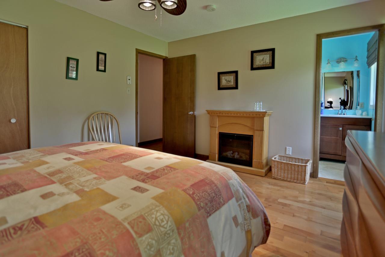 Ranch St-Hubert Bed & Breakfast Saint-Hermenegilde Bagian luar foto