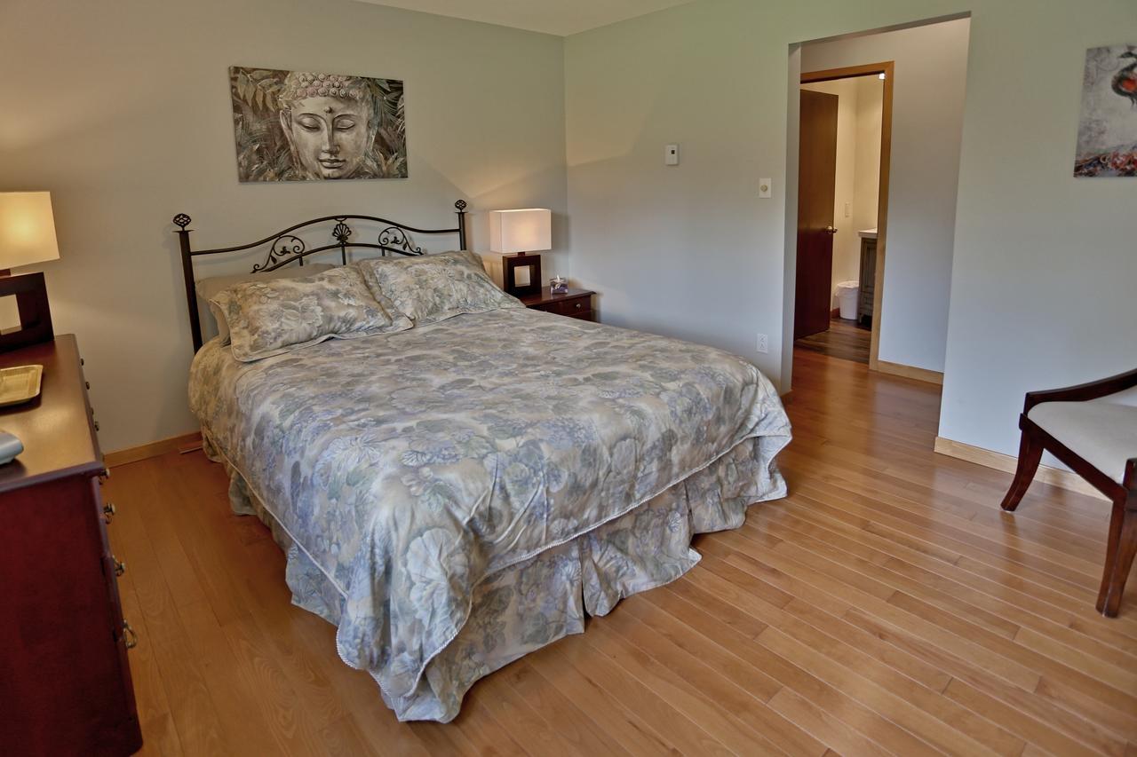 Ranch St-Hubert Bed & Breakfast Saint-Hermenegilde Bagian luar foto