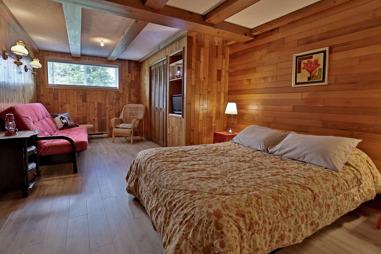 Ranch St-Hubert Bed & Breakfast Saint-Hermenegilde Bagian luar foto